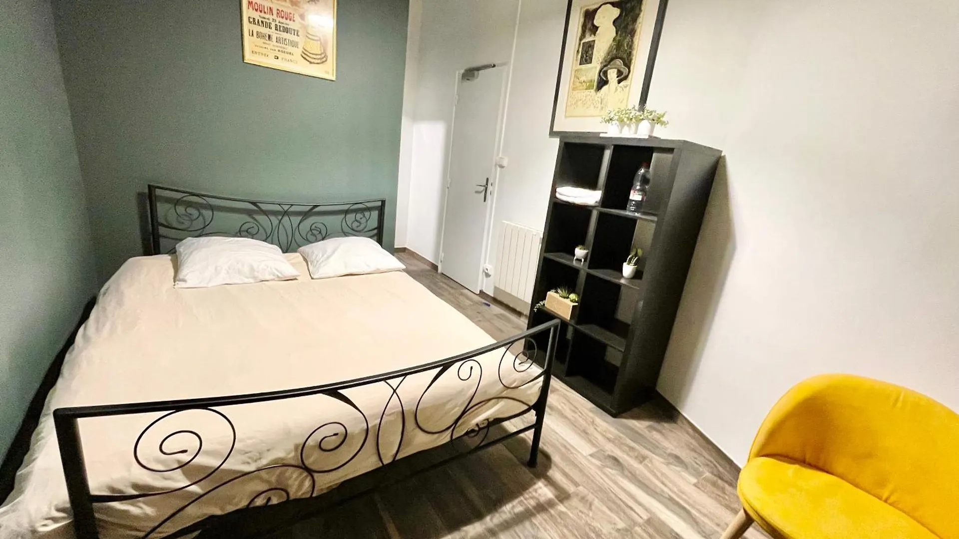 Le Globe Hostel Paris